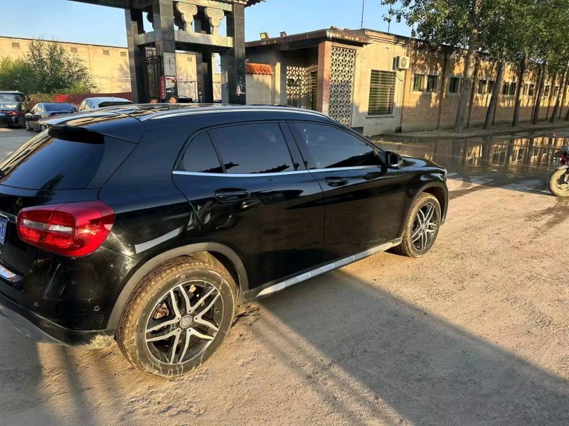 保定16年奔驰GLA8