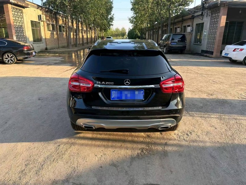 保定16年奔驰GLA9