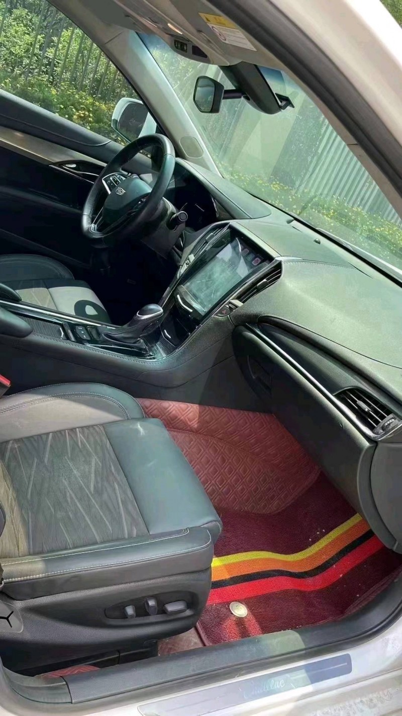 成都19年凯迪拉克ATS8