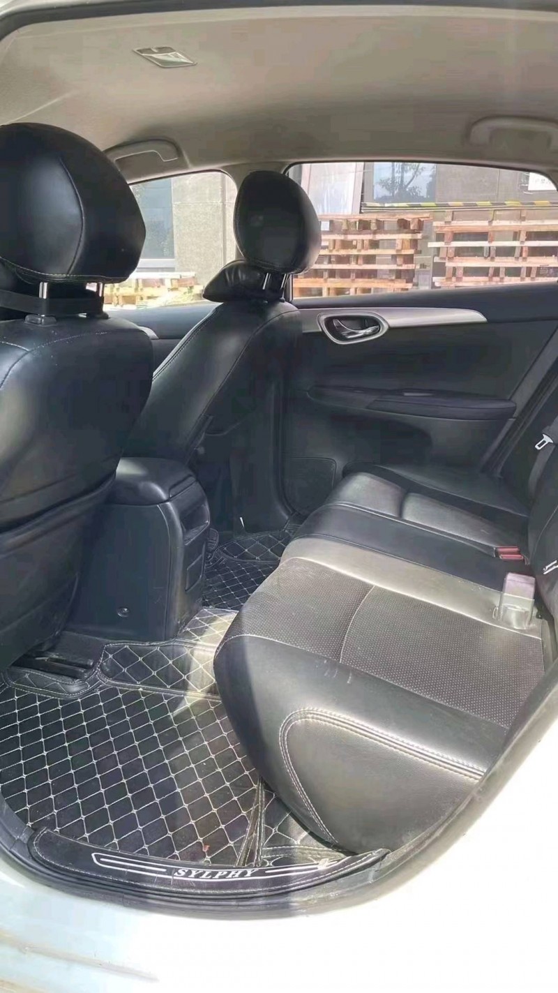 成都20年日产轩逸7