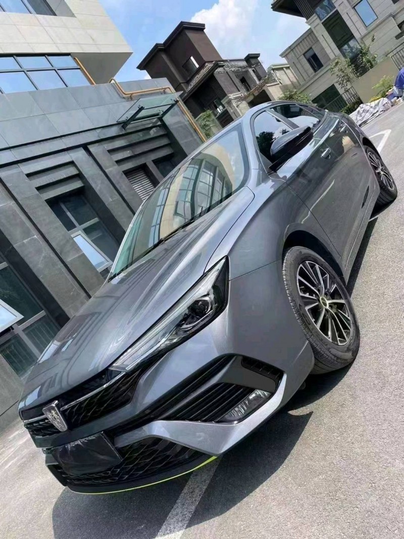 成都22年荣威i52