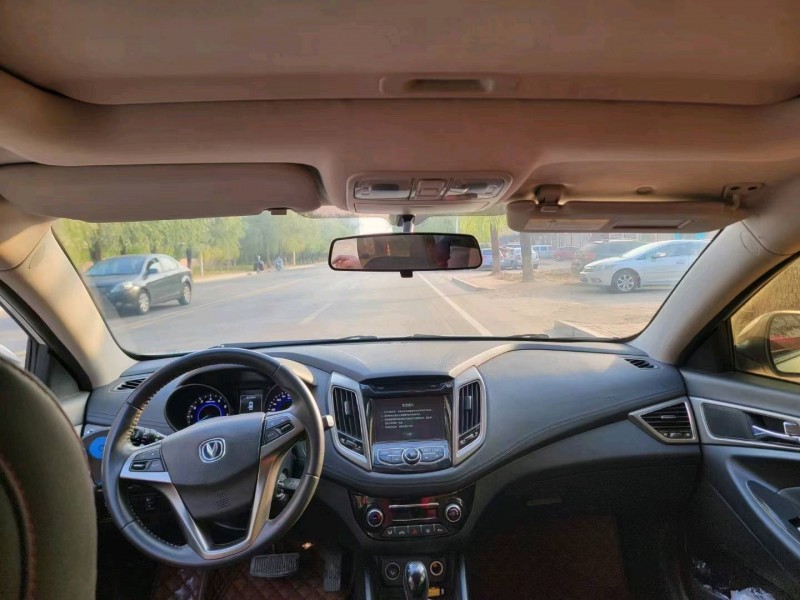 聊城17年长安汽车逸动5