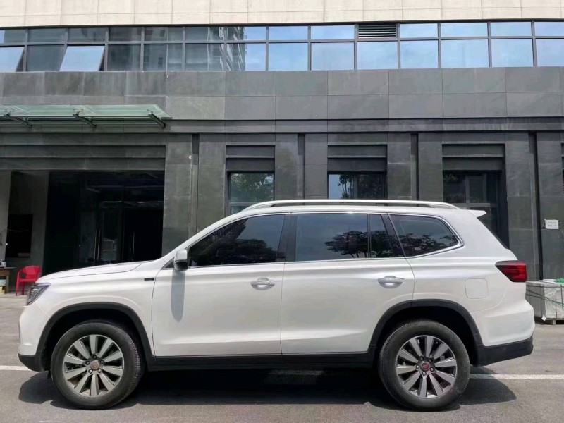 成都22年荣威RX83