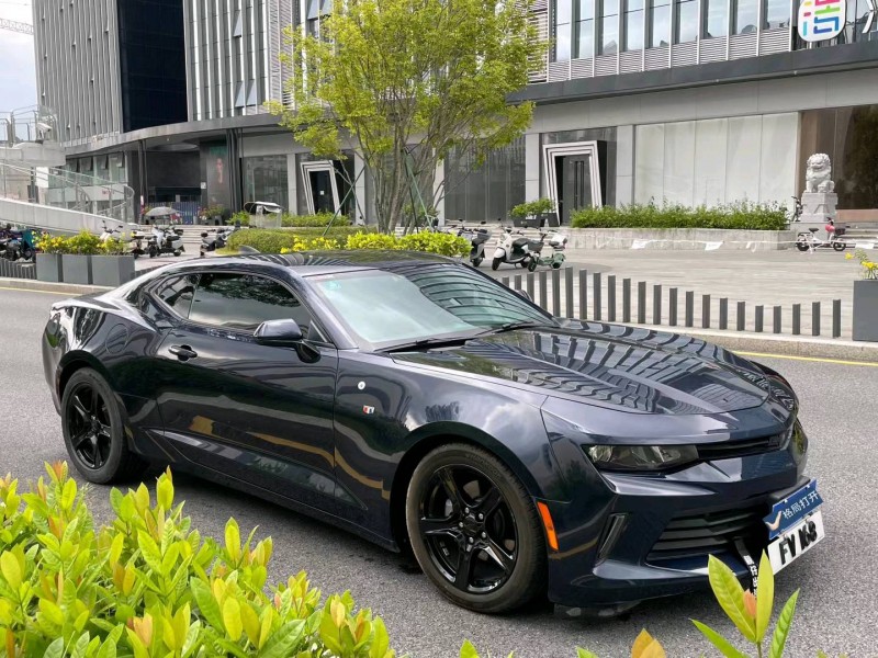 济南17年雪佛兰科迈罗2