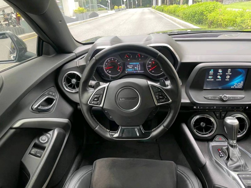 济南17年雪佛兰科迈罗5