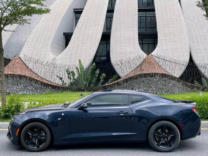 济南17年雪佛兰科迈罗8