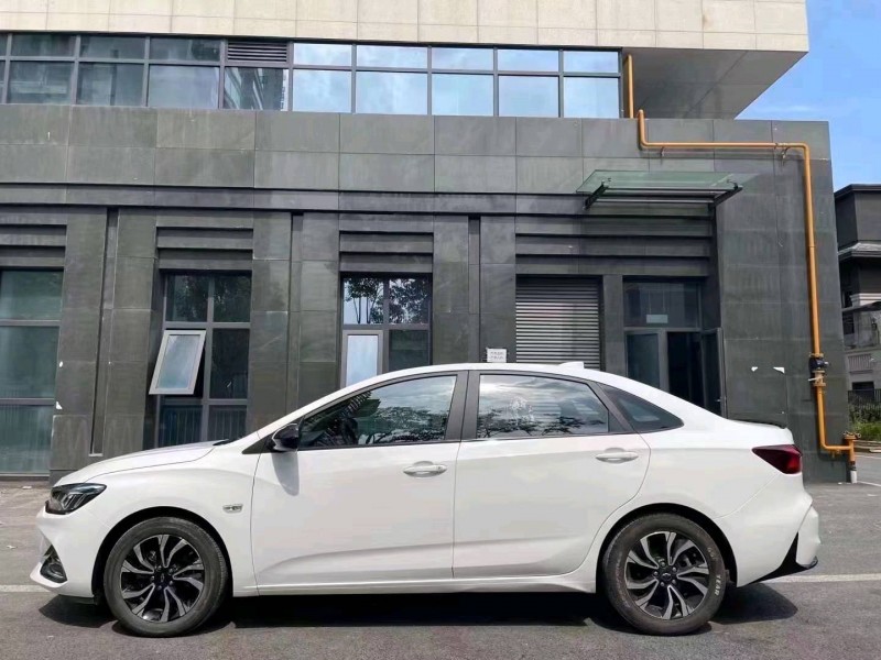 成都20年雪佛兰科鲁泽3