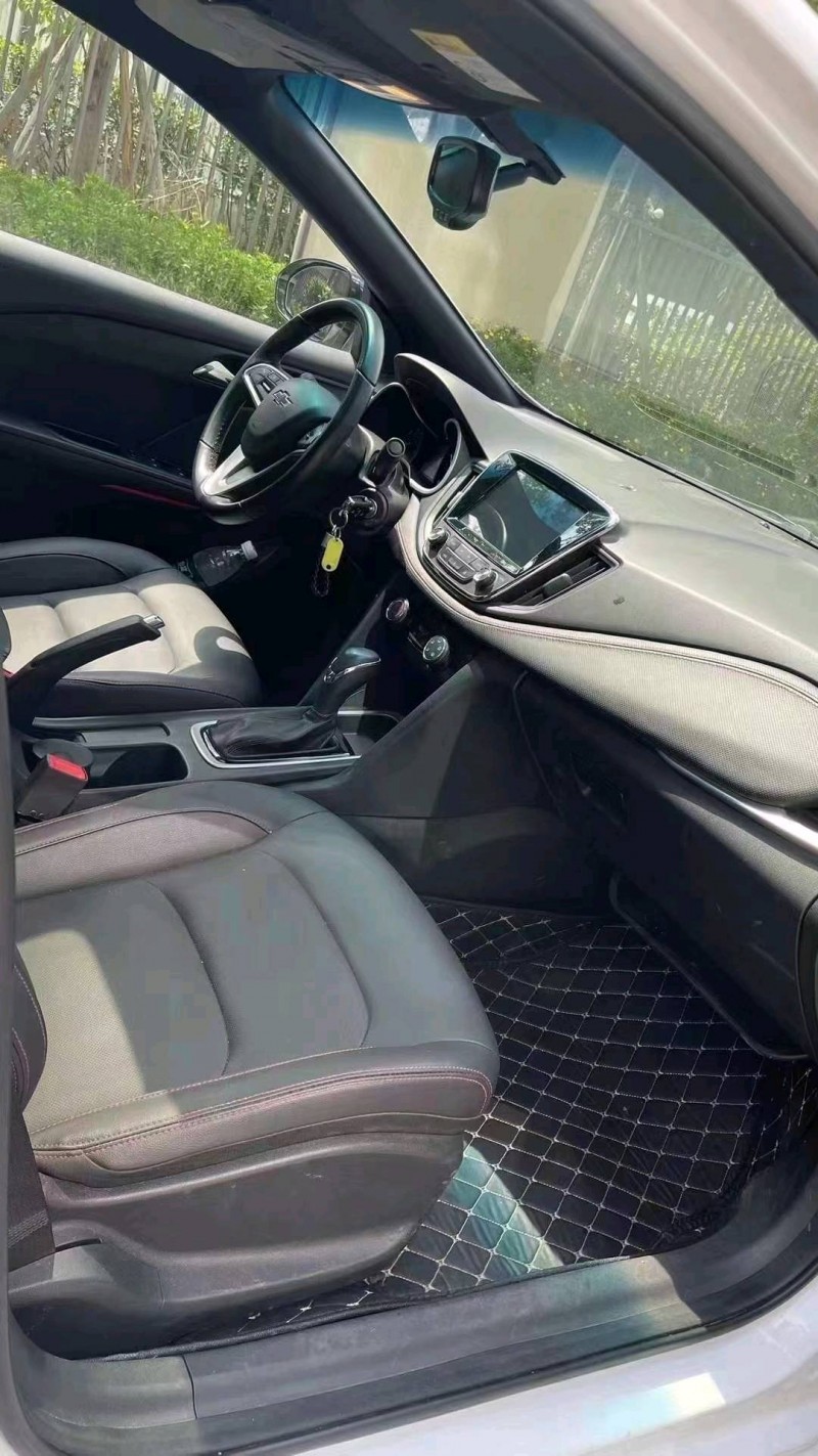 成都20年雪佛兰科鲁泽8