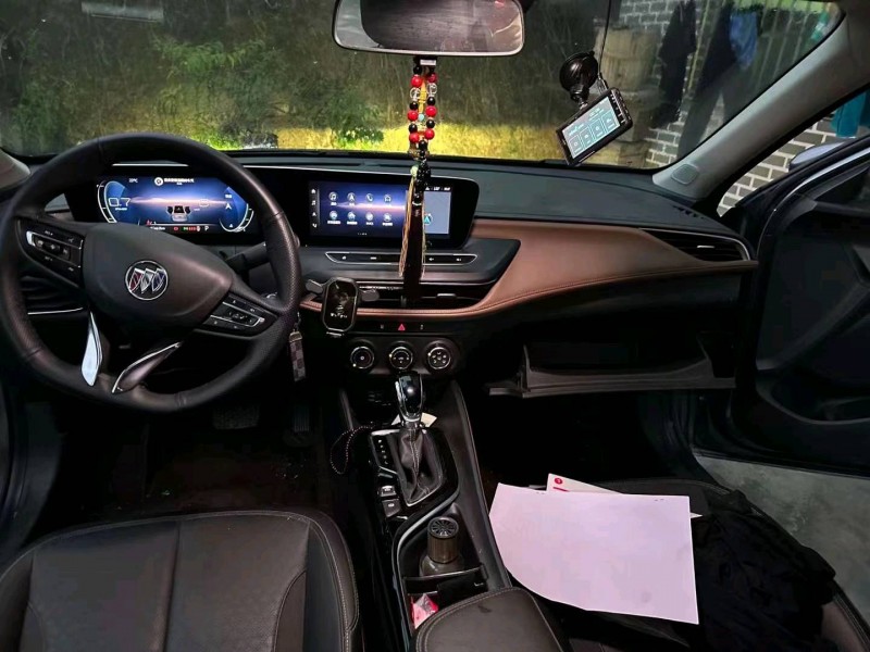 枣庄22年别克威朗4