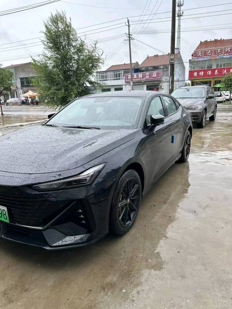 淄博23年长安汽车UNI-V3