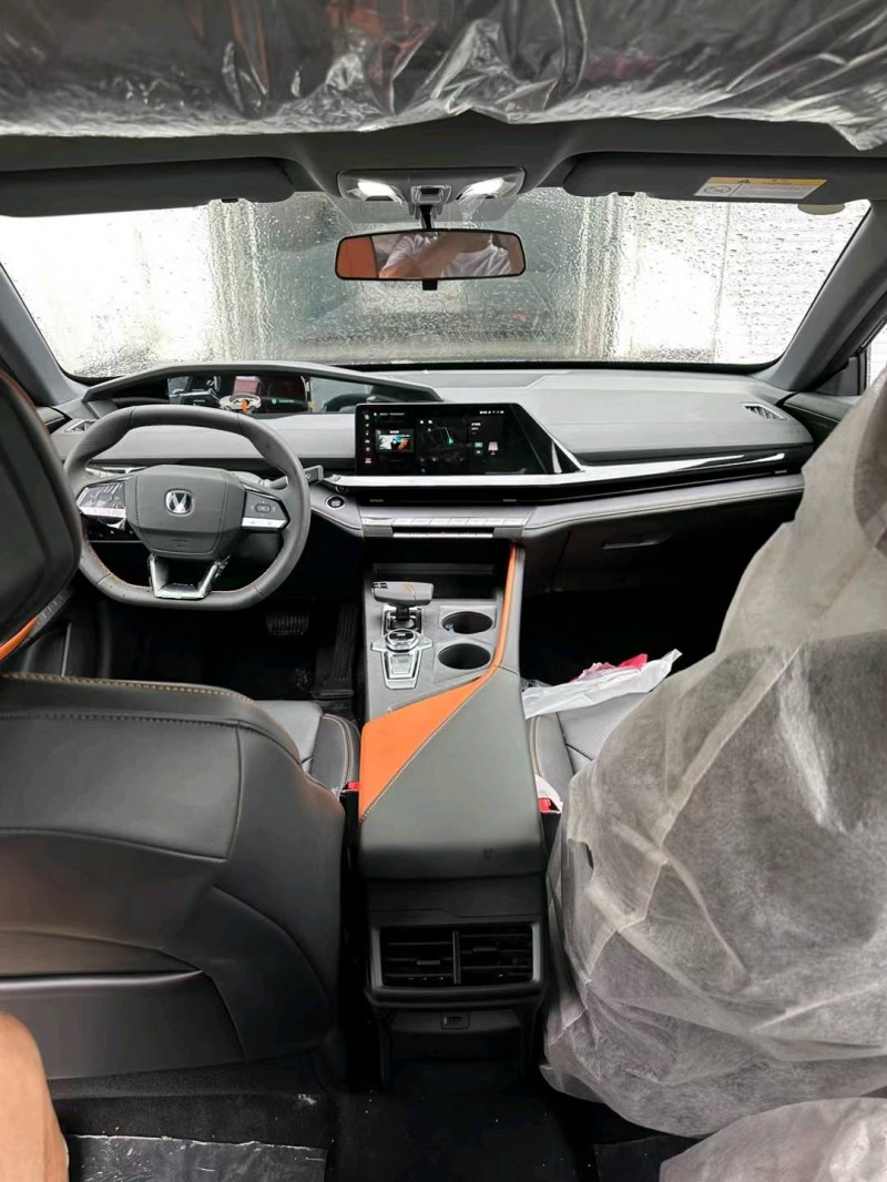 淄博23年长安汽车UNI-V8