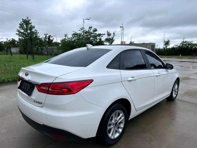 盐城20年福特福睿斯7