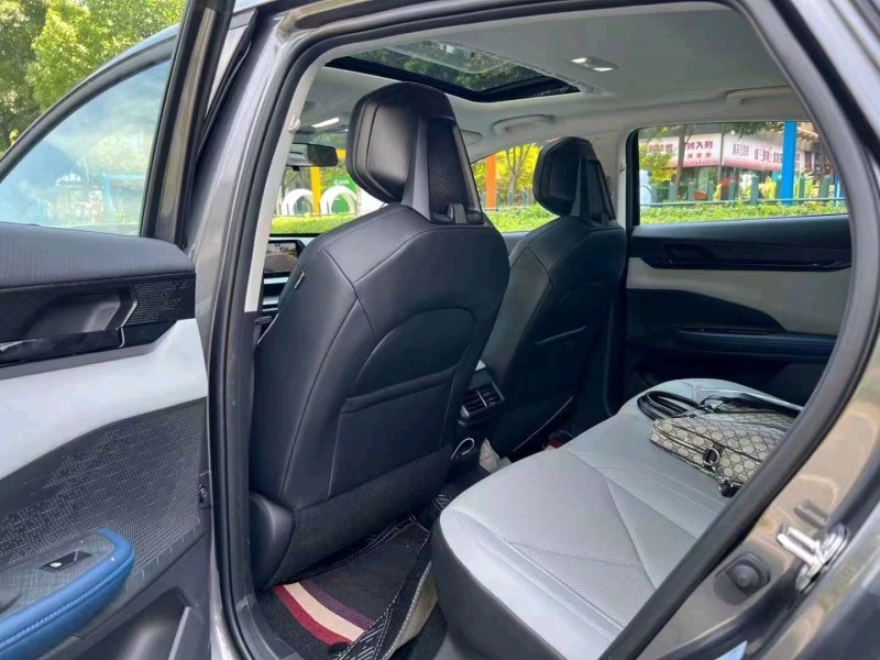 淄博23年长安汽车UNI-V9