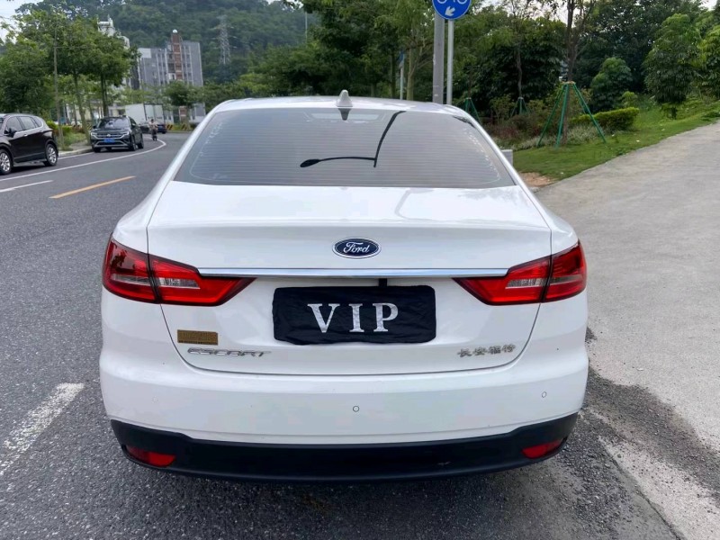 广州20年福特福克斯5