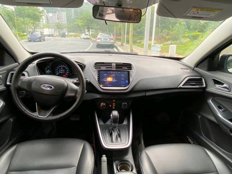 广州20年福特福克斯9