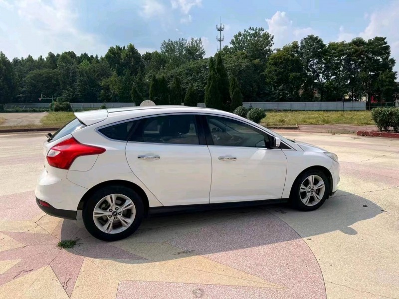 珠海14年福特福克斯4