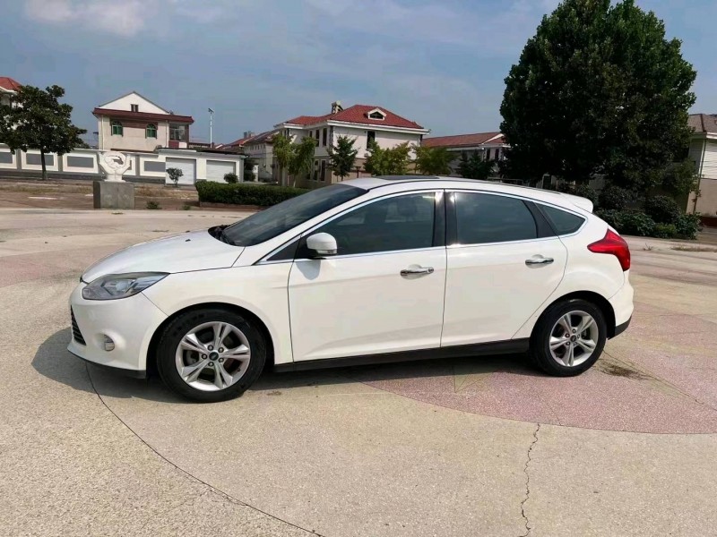 珠海14年福特福克斯6