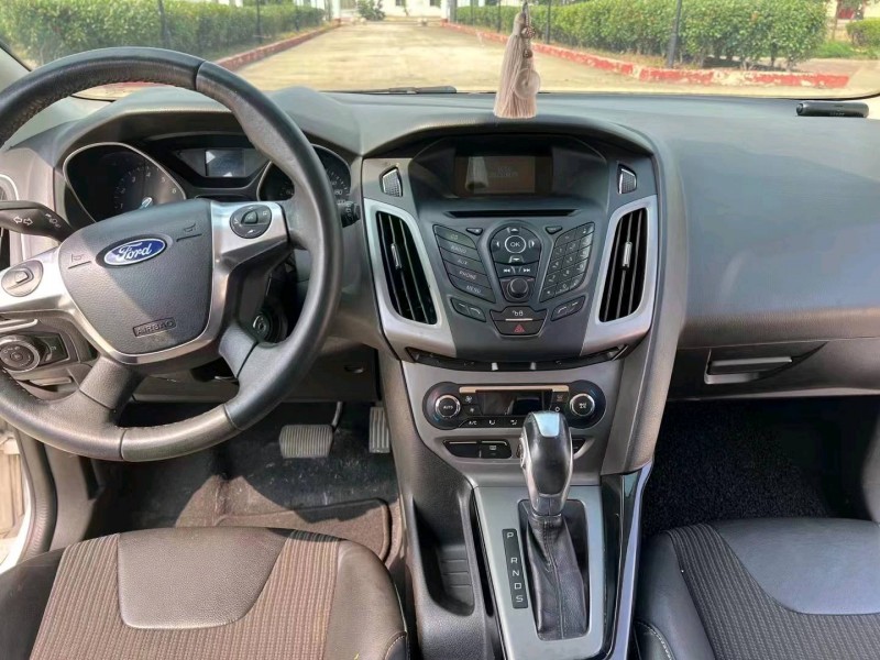 珠海14年福特福克斯7