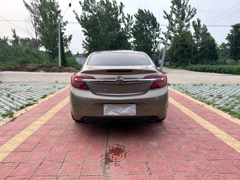 徐州16年别克君威9