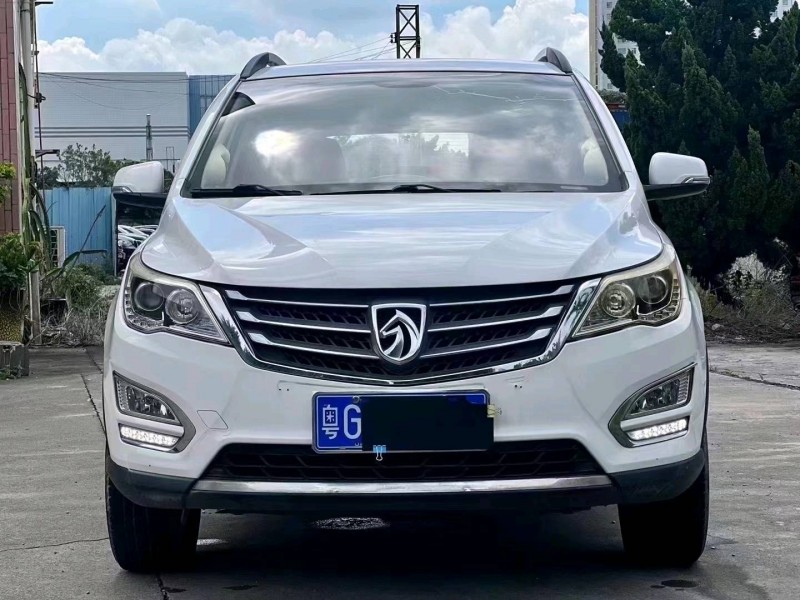 汕頭17年寶駿5601