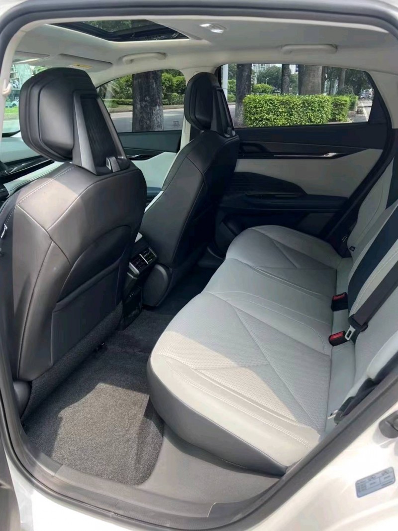 深圳23年长安汽车UNI-V7