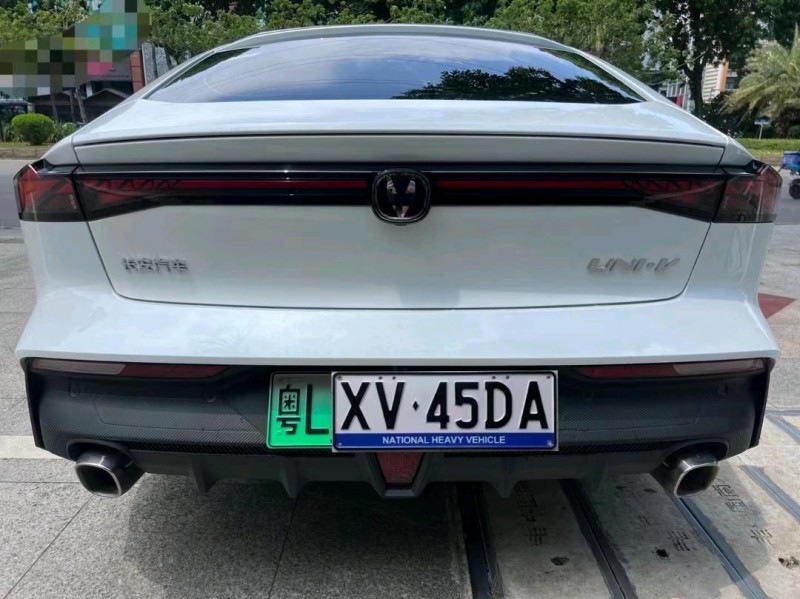 深圳23年长安汽车UNI-V8