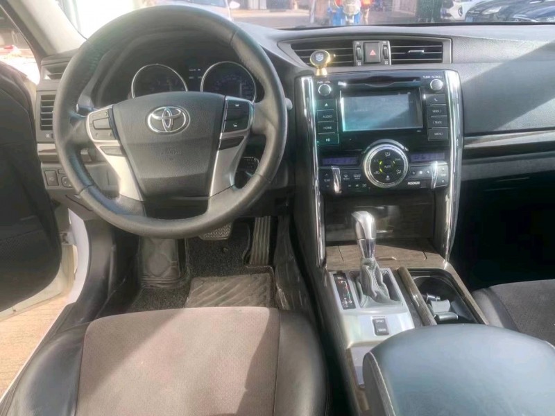 汕头17年丰田锐志9