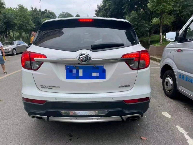 枣庄16年别克昂科威2