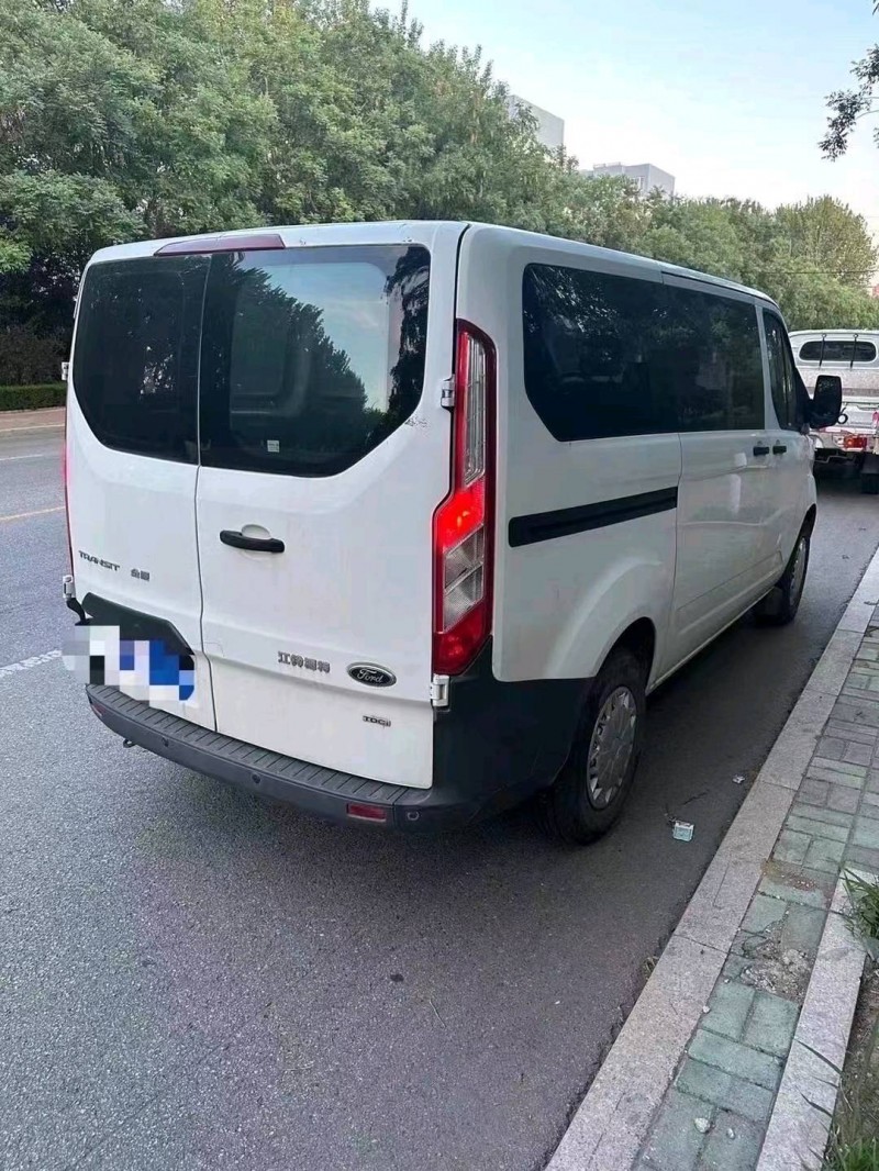 东营16年福特全顺5