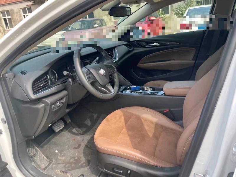 青岛21年别克君威3