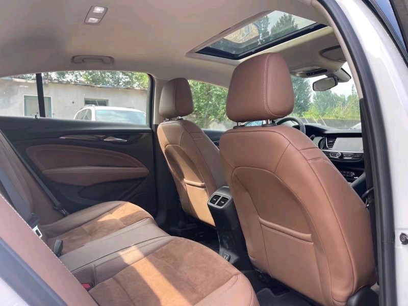 青岛21年别克君威5