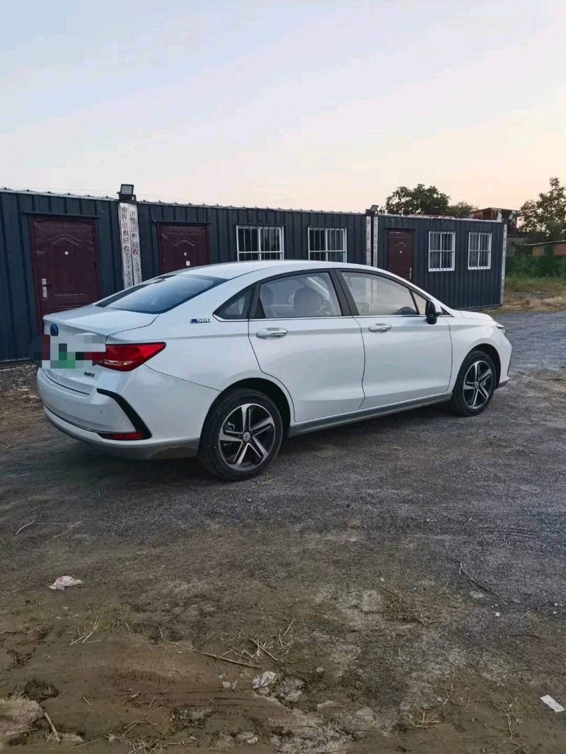 保定21年北汽新能源EU系列7