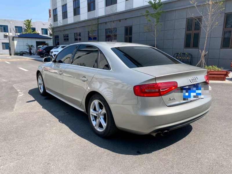 保定14年奥迪A4L8