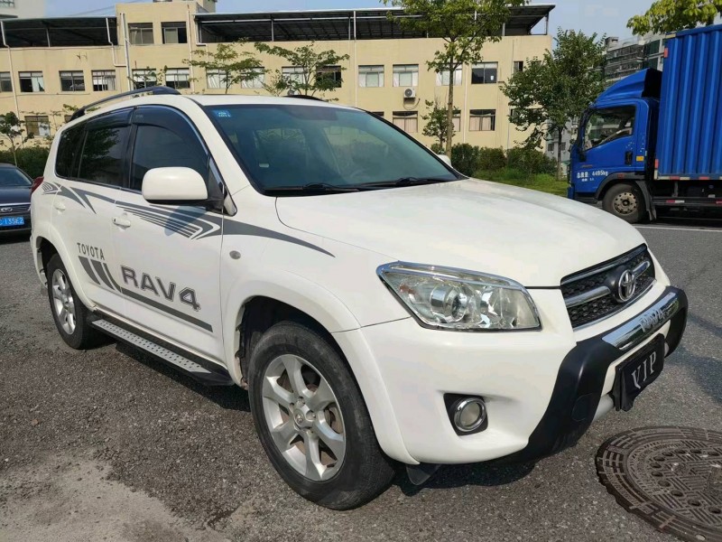 广州09年丰田RAV42