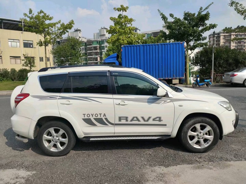广州09年丰田RAV46