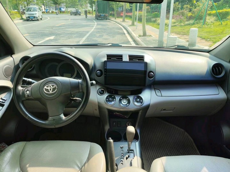 广州09年丰田RAV47