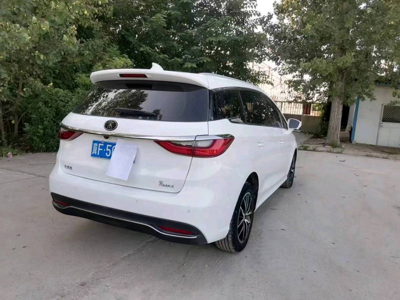 保定19年比亚迪宋MAX7