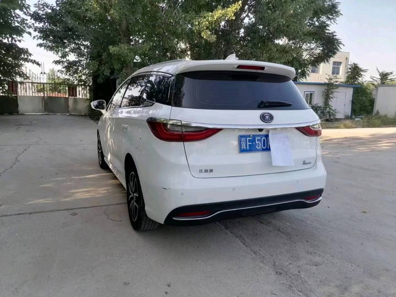 保定19年比亚迪宋MAX8