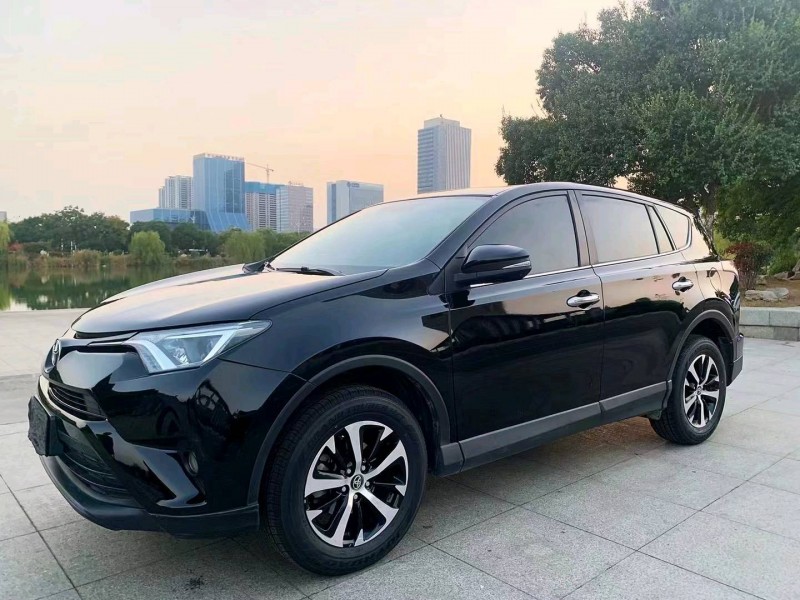 常州17年丰田RAV42