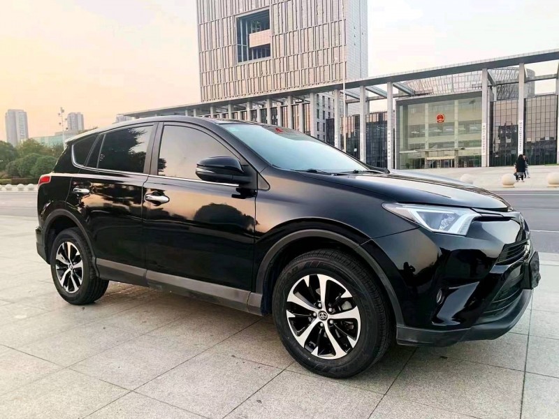 常州17年丰田RAV43