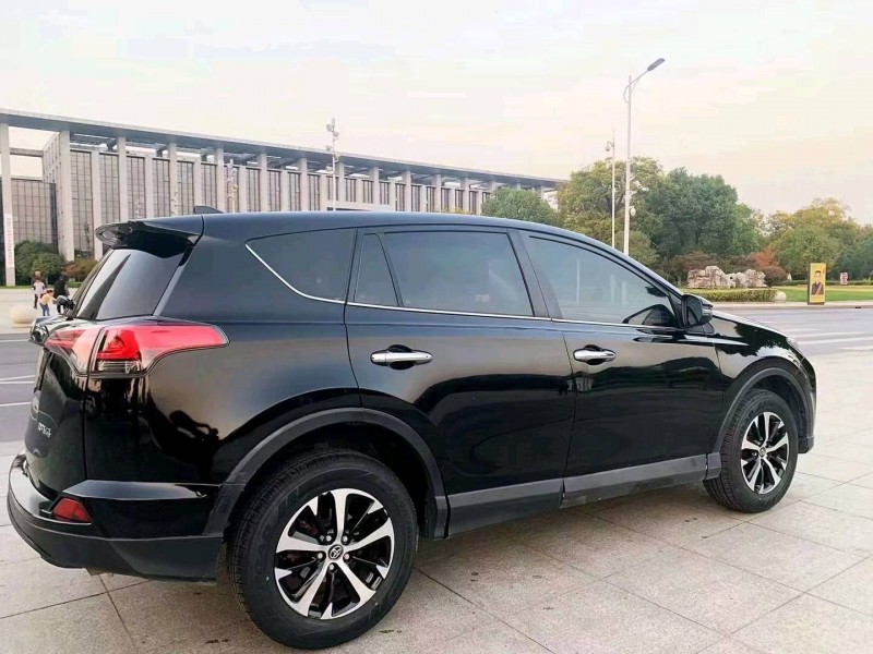 常州17年丰田RAV44