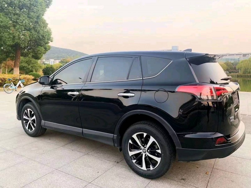常州17年丰田RAV48