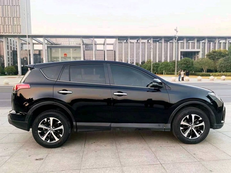 常州17年丰田RAV49