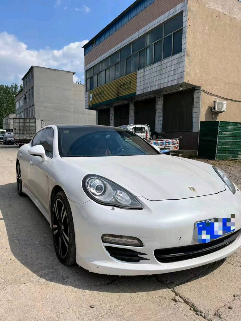 枣庄12年保时捷帕拉梅拉7