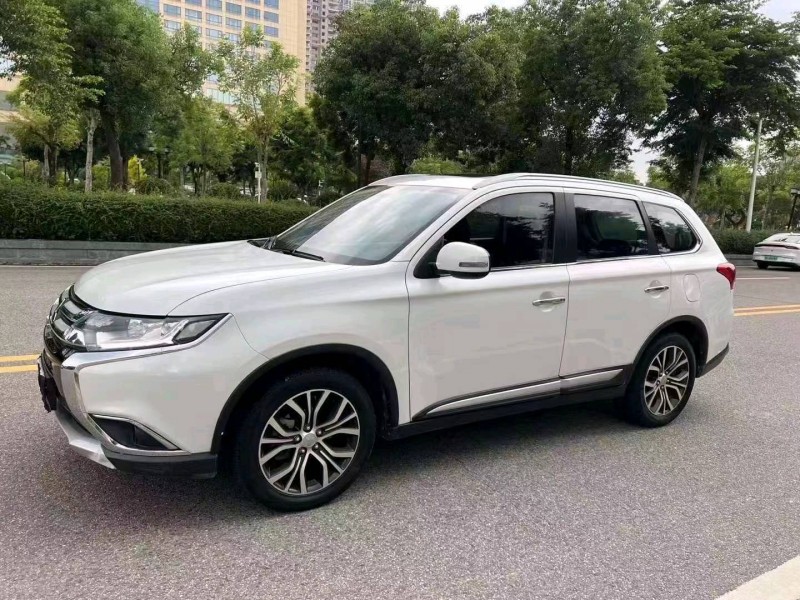 汕头18年三菱欧蓝德3