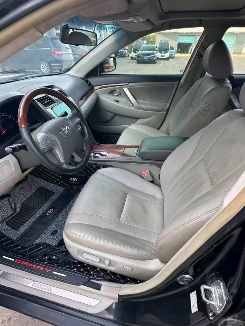 保定14年丰田凯美瑞3