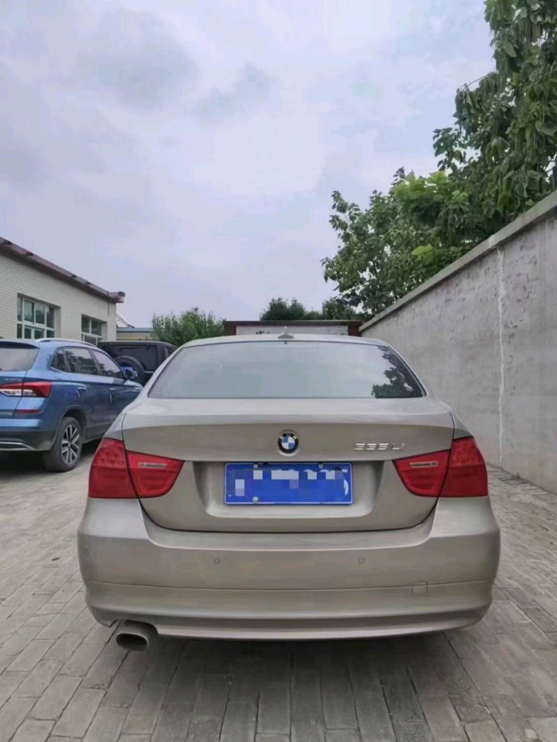 保定11年宝马3系6