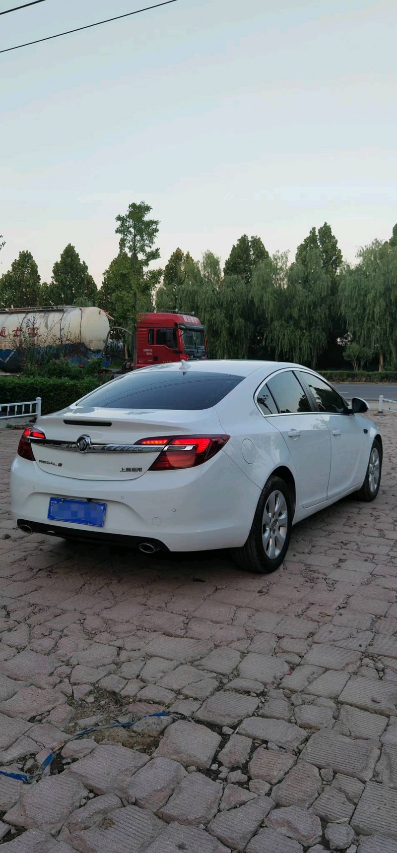 石家庄15年别克君威8