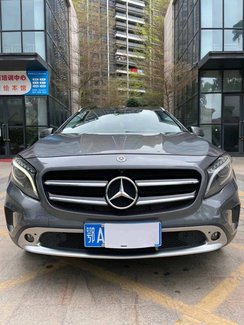 佛山17年奔驰GLA1