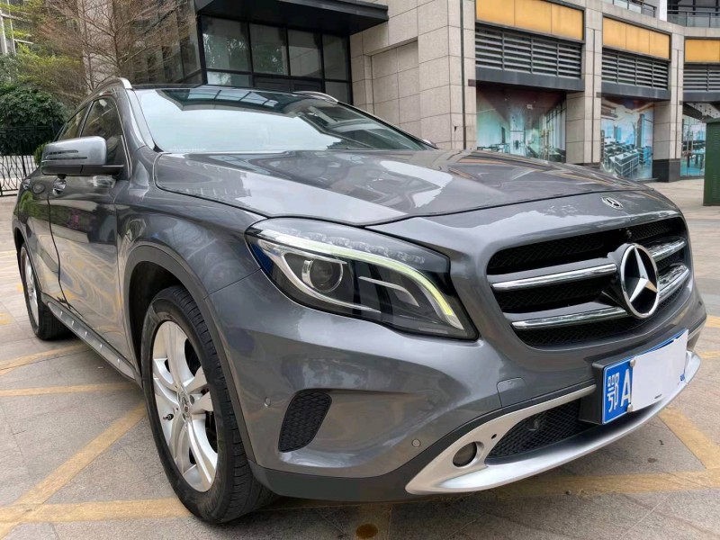 佛山17年奔驰GLA3